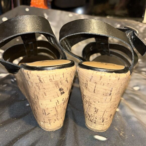 Y Not? Cork Black Stripe Sandals Size 7 - Picture 2 of 6